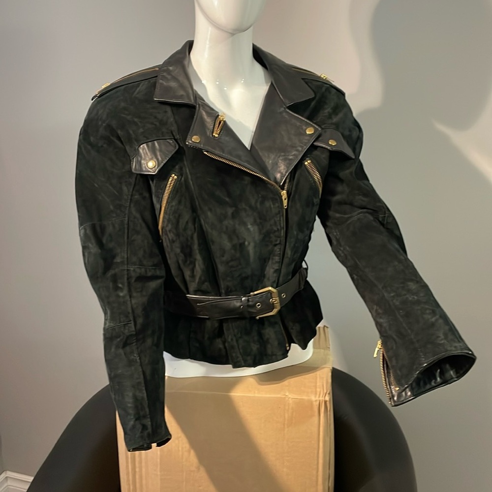 Vintage ladies, motorcycle jacket super cute good condition size small to medium